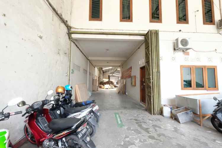 dijual ruko gudang kantor jl wahyono blok f no 01