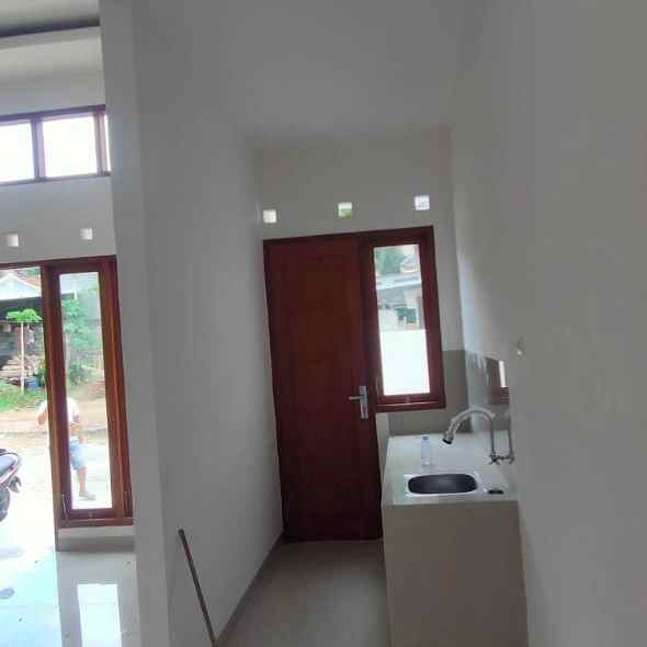 dijual rumah 1 km ke kampus mercubuana