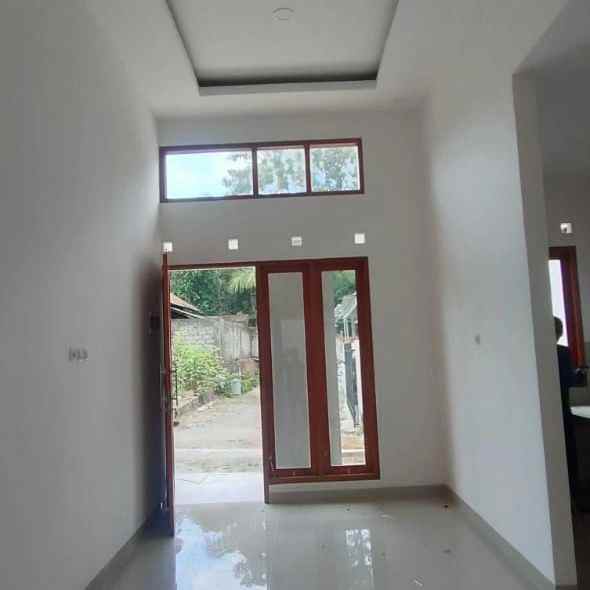 dijual rumah 1 km ke kampus mercubuana