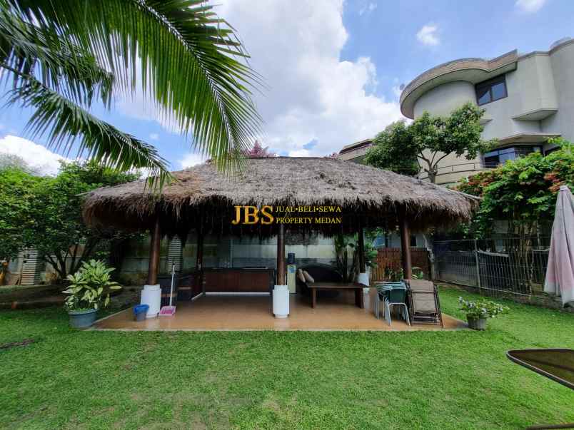 dijual rumah 1 tingkat di komplek graha helvetia medan