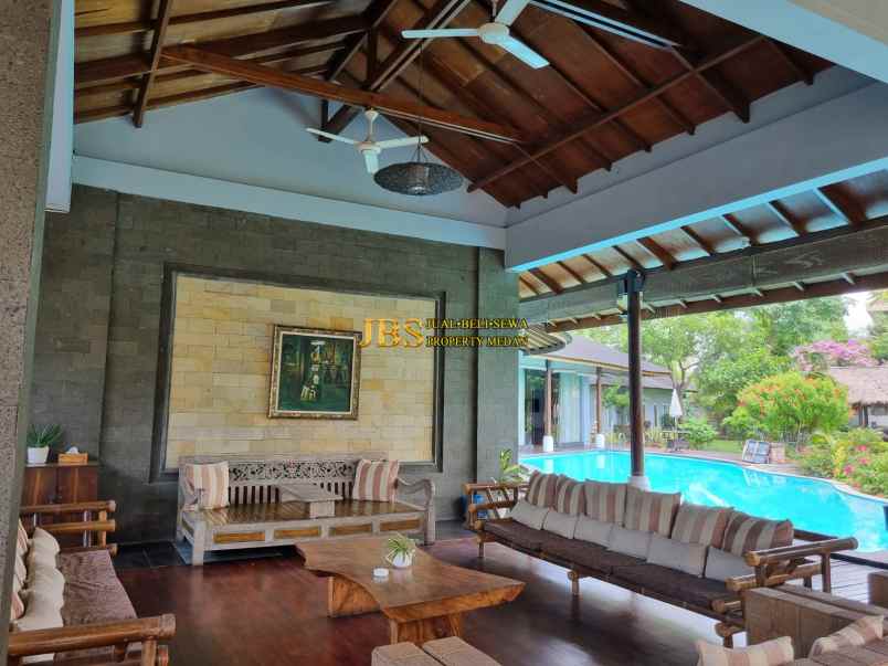 dijual rumah 1 tingkat di komplek graha helvetia medan