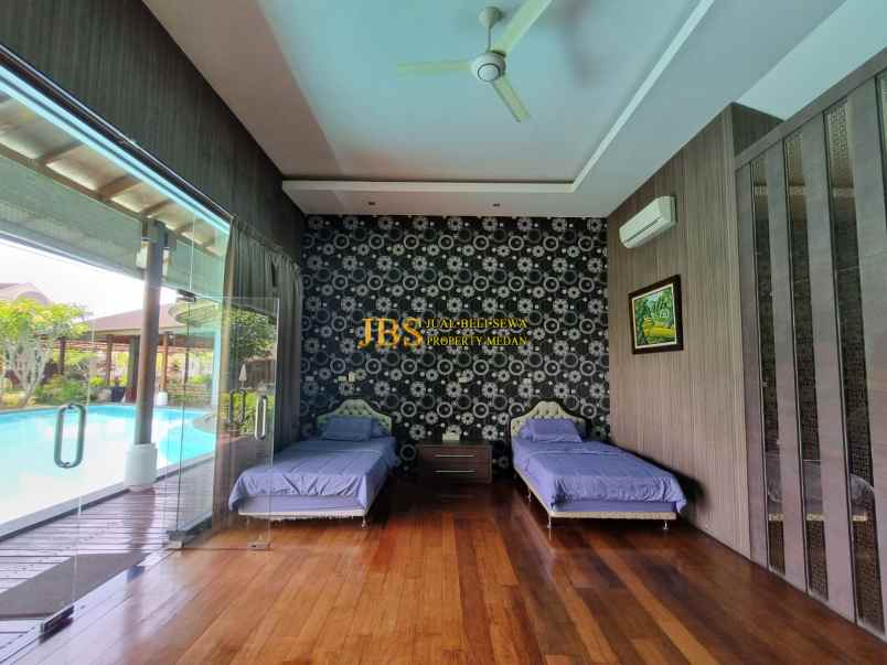 dijual rumah 1 tingkat di komplek graha helvetia medan