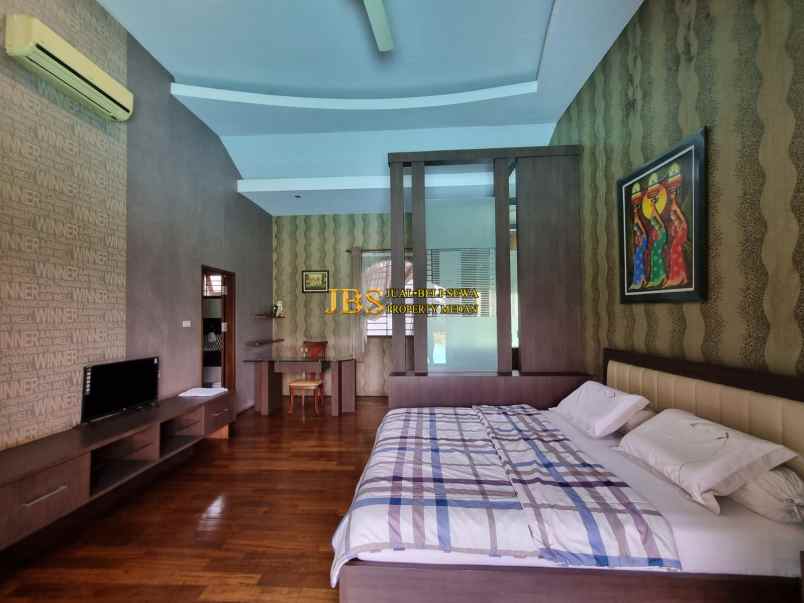 dijual rumah 1 tingkat di komplek graha helvetia medan