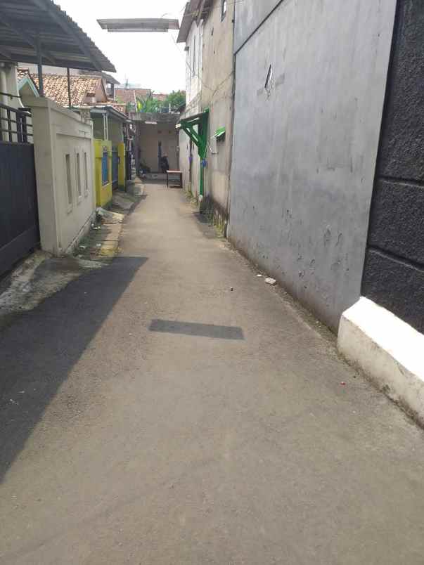 dijual rumah 2 lantai beji depok