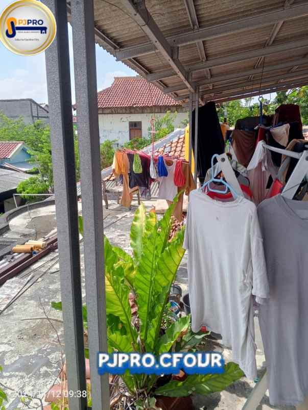 dijual rumah 2 lantai di kaliabang tengah