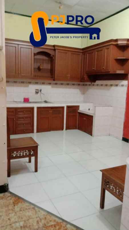 dijual rumah 2 lantai di pondok kelapa