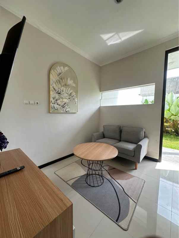 dijual rumah 2 lantai di villa bukit tidar malang