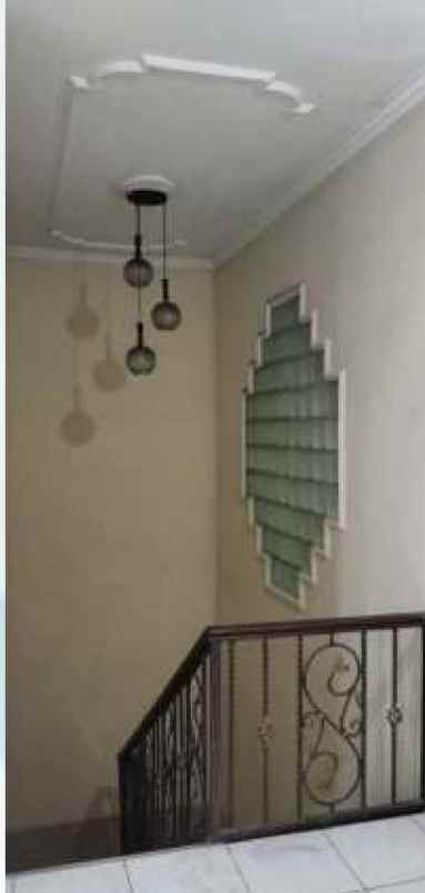 dijual rumah 2 lantai siaphuni di taman pulogebang