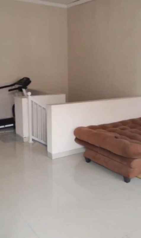 dijual rumah agro kusuma