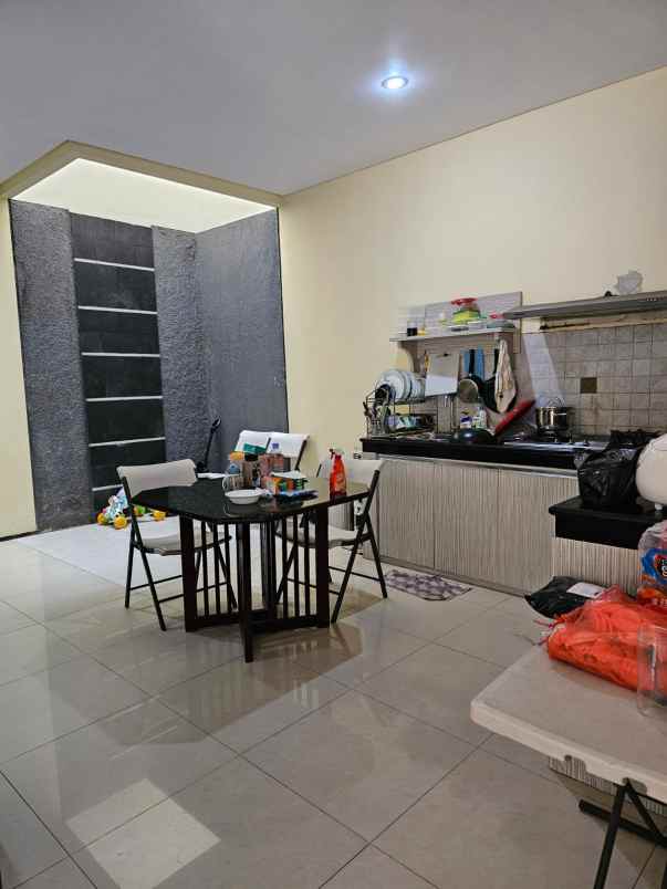 dijual rumah antapani