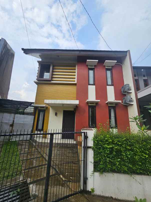 dijual rumah antapani