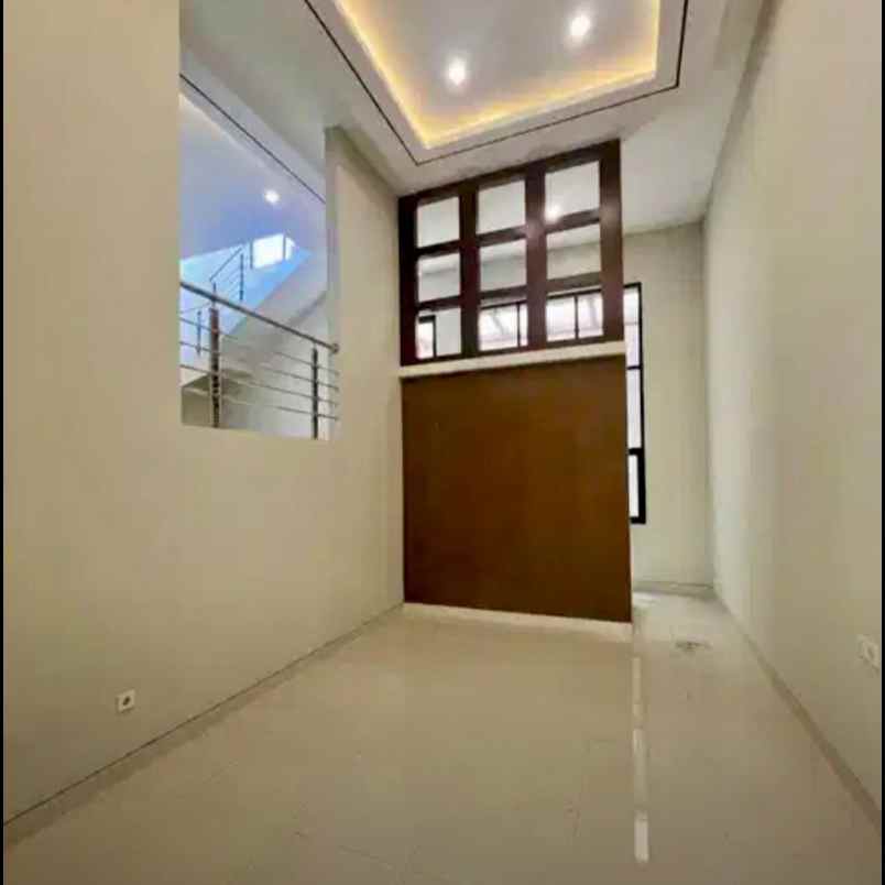 dijual rumah araya 2