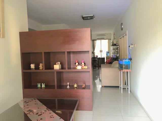 dijual rumah araya