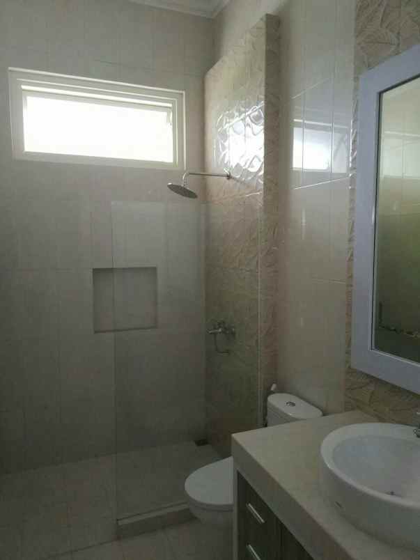 dijual rumah araya golf tirtomoyo pakis