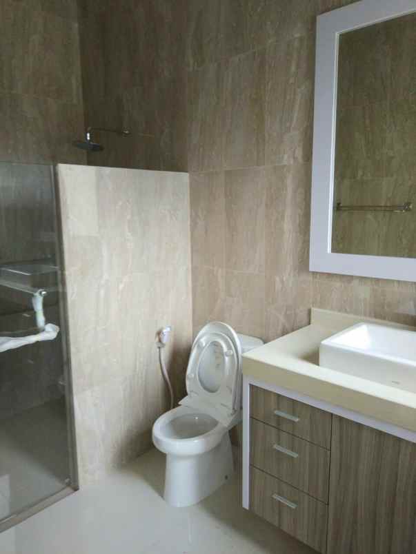 dijual rumah araya golf tirtomoyo pakis