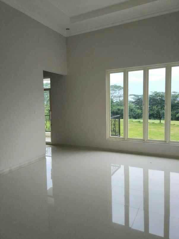 dijual rumah araya golf tirtomoyo pakis