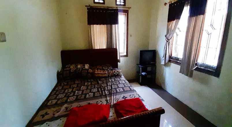 dijual rumah arcamanik endah