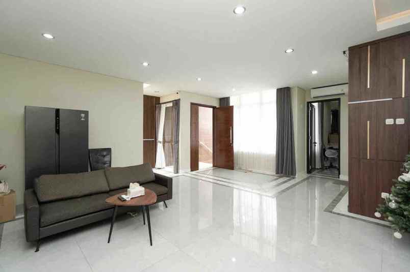 dijual rumah asera one east harapan