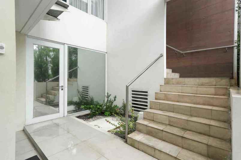 dijual rumah asera one east harapan
