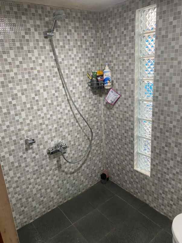 dijual rumah atiwaringin pondokgede bekasi