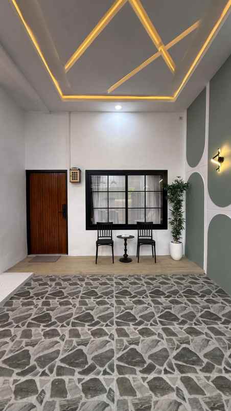 dijual rumah baru cantik full furnished kota malang