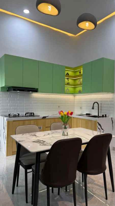 dijual rumah baru cantik full furnished kota malang