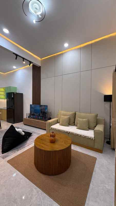 dijual rumah baru cantik full furnished kota malang