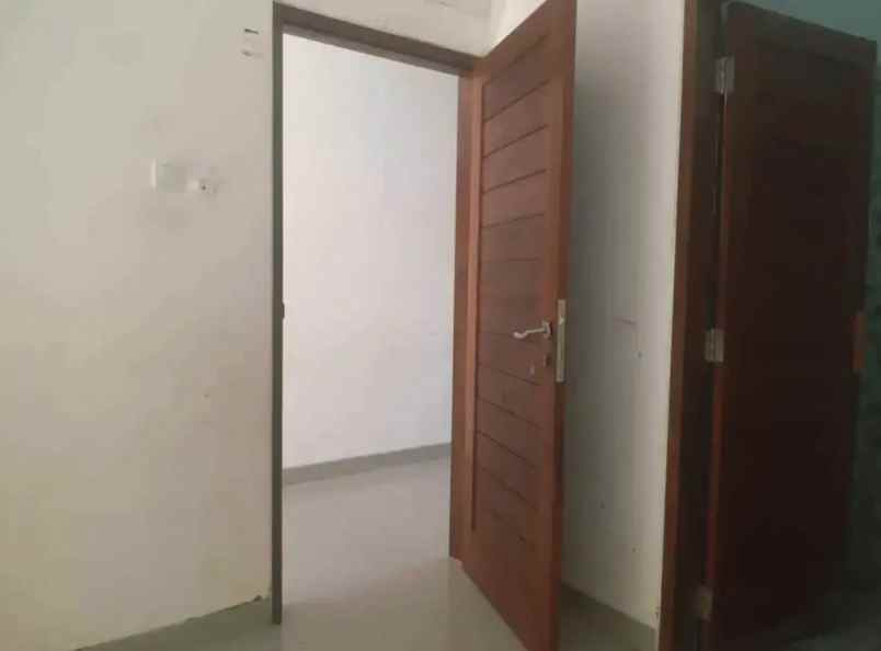 dijual rumah batu bulan