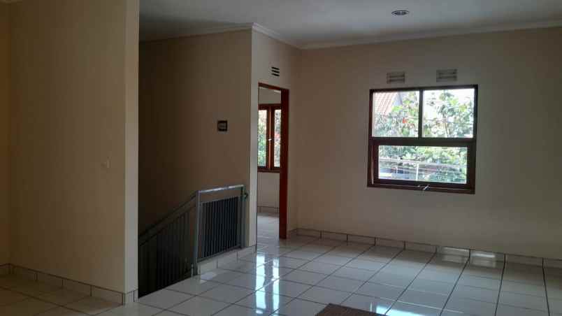dijual rumah batununggal parakan batu