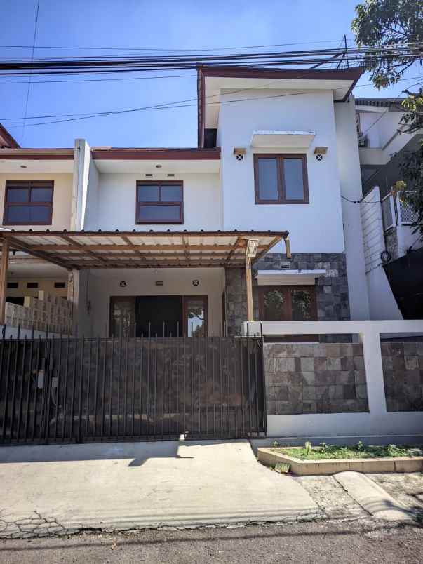 dijual rumah batununggal parakan batu