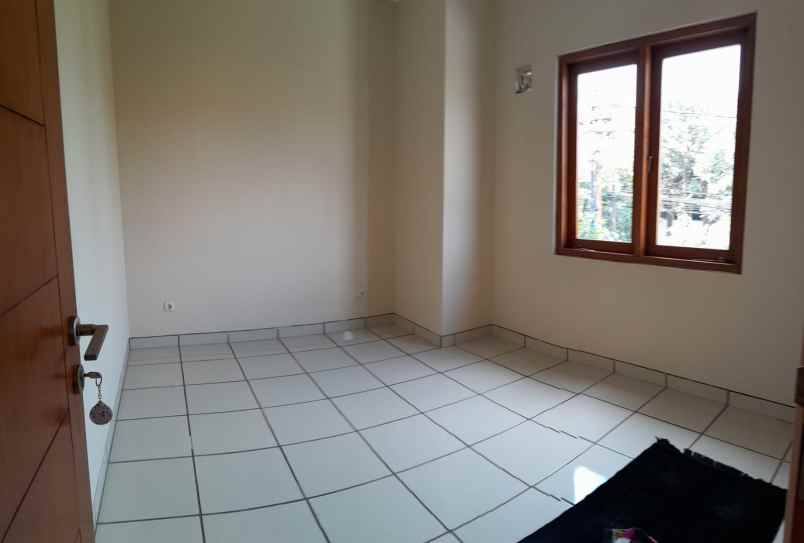 dijual rumah batununggal parakan batu