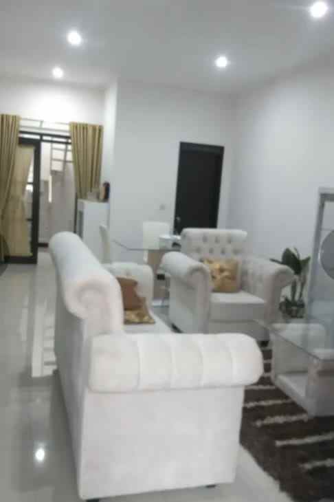 dijual rumah buah batu regency