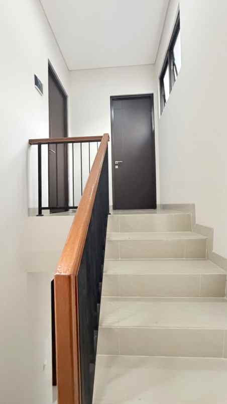 dijual rumah bukit golf riverside cibubur