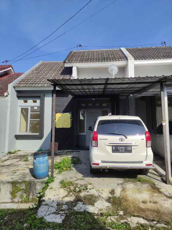Rumah Minimalis Dalam Cluster Di Kawasan Bukit Kencana Jaya