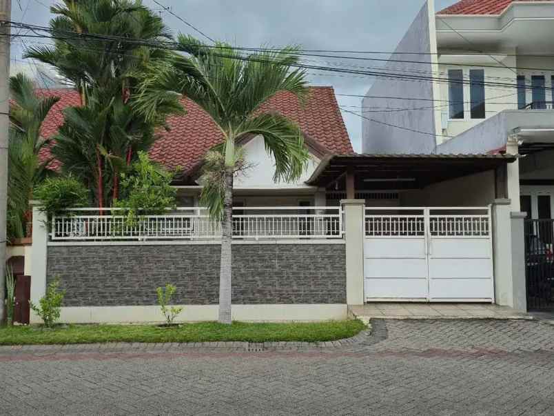 dijual rumah bumi permai araya