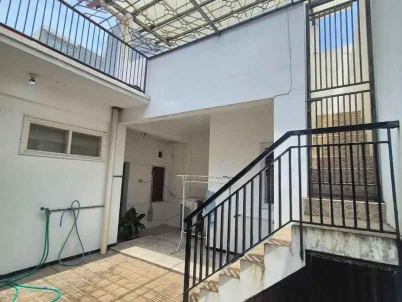 dijual rumah bumi permai araya