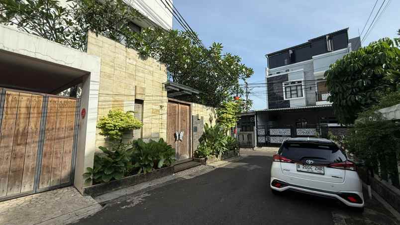 dijual rumah ceger cipayung tropis modern minimalis