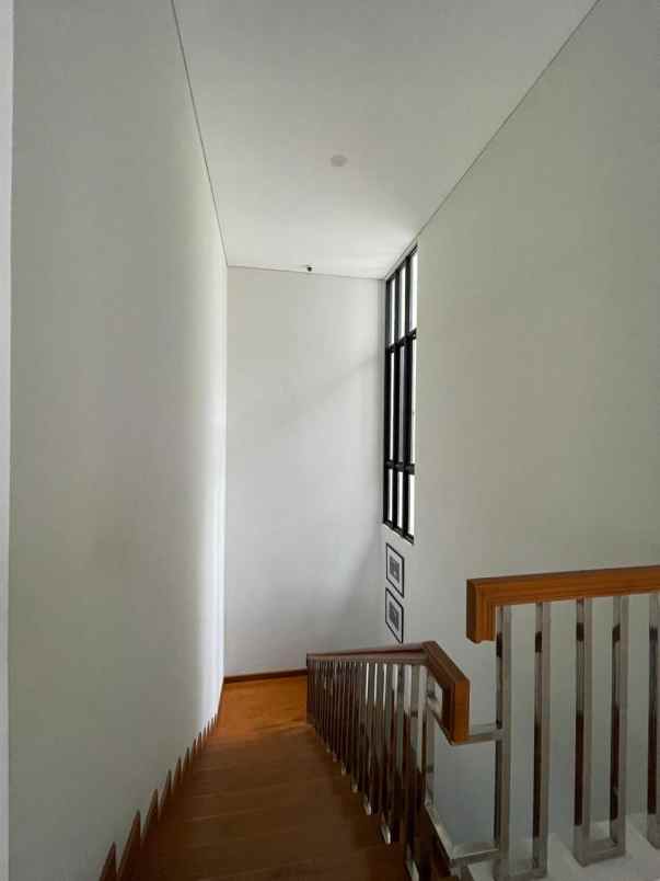 dijual rumah ceger cipayung tropis modern minimalis