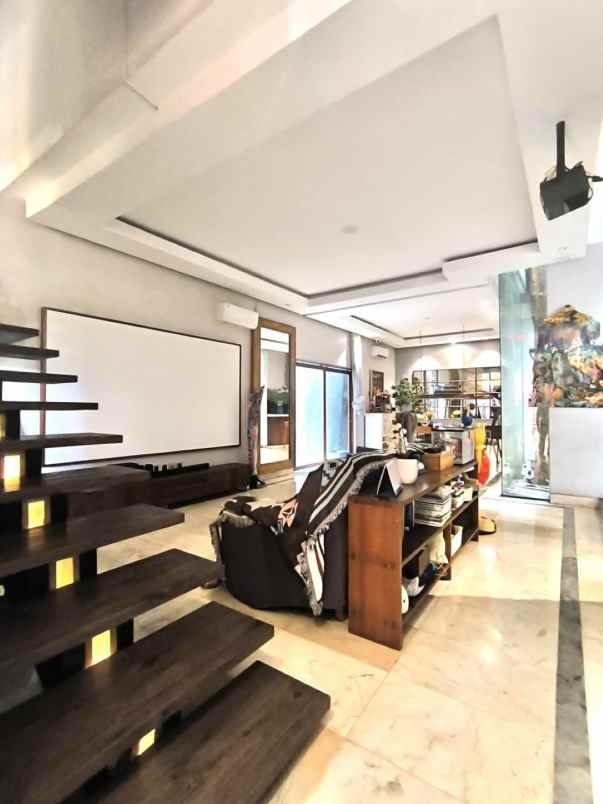 dijual rumah cempaka baru kemayaron