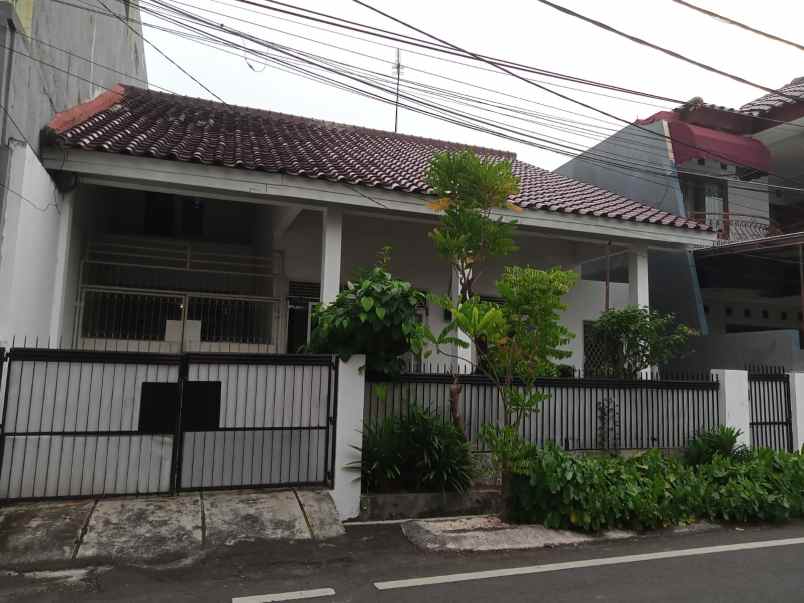 Rumah Induk Dan 7 Kamar Kost Cempaka Putih Jakarta Pusat