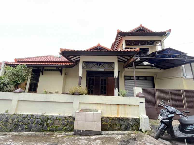 dijual rumah cihanjuang