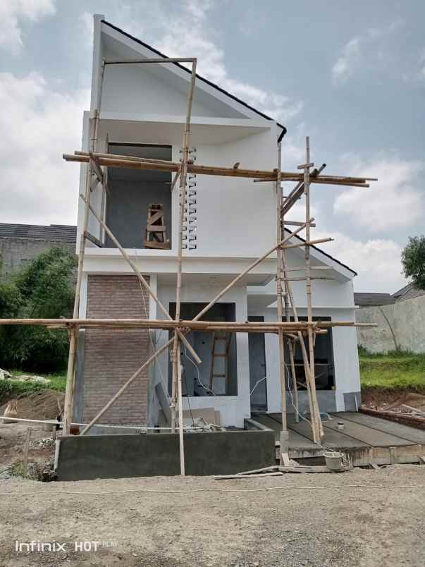 dijual rumah cihanjuang cimahi