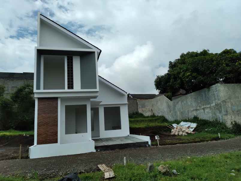 dijual rumah cihanjuang cimahi