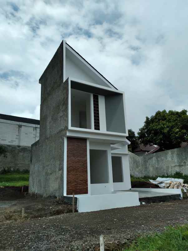 dijual rumah cihanjuang cimahi