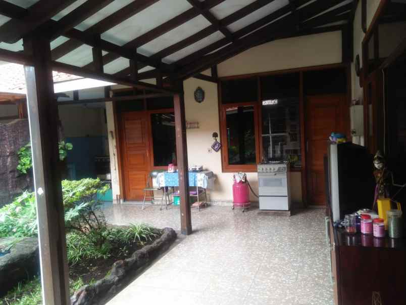 dijual rumah cijagra