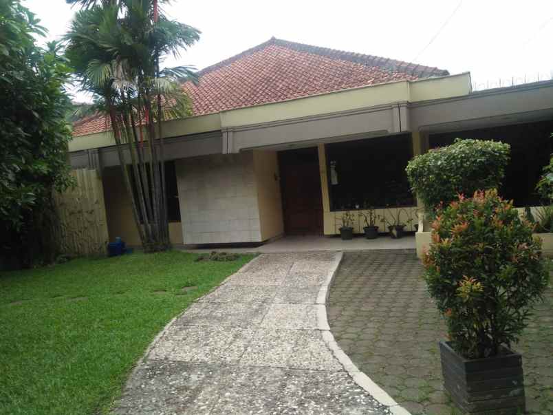 dijual rumah cijagra