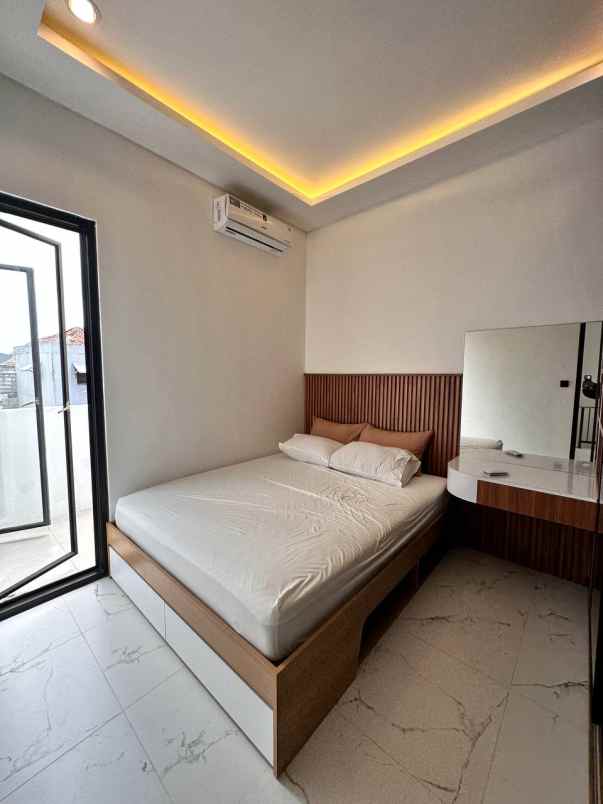 dijual rumah cilangkap