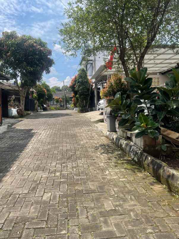 dijual rumah cipageran asri