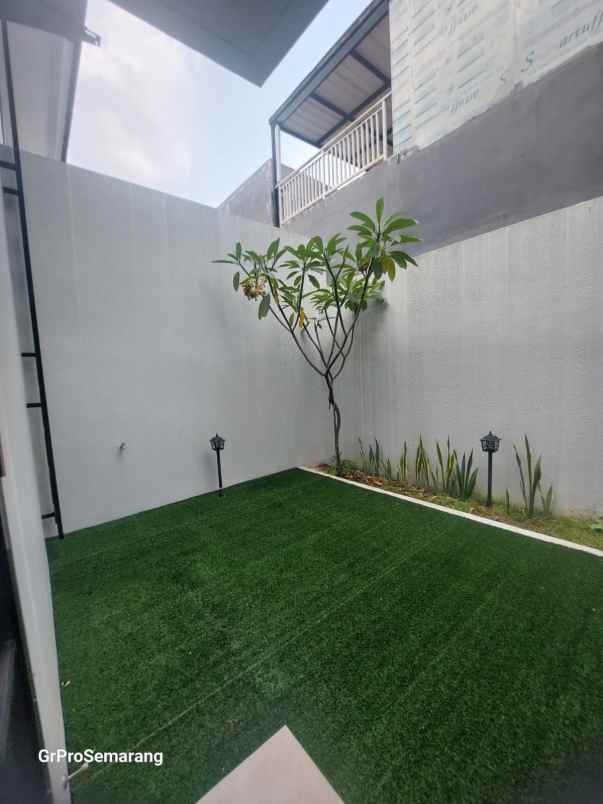 dijual rumah citra grand