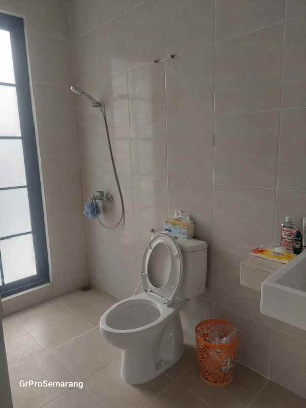 dijual rumah citra grand